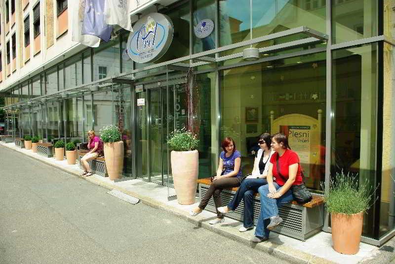 B&B Hotel Maribor Uni Hostel 외부 사진